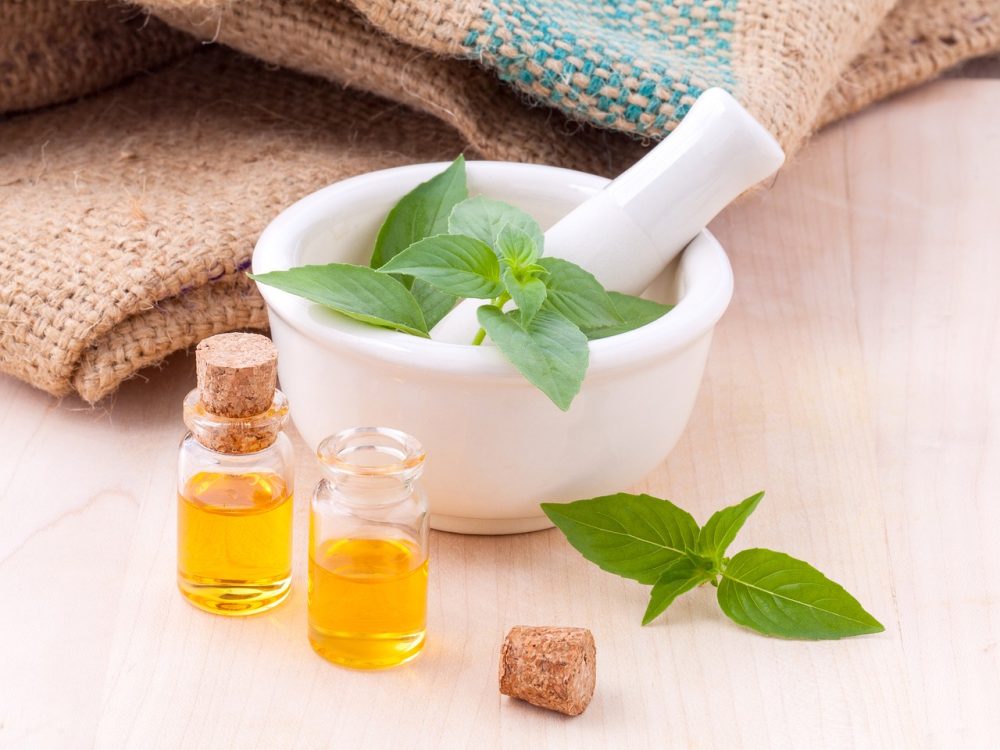 Essential Oils Guide: How to Use Them