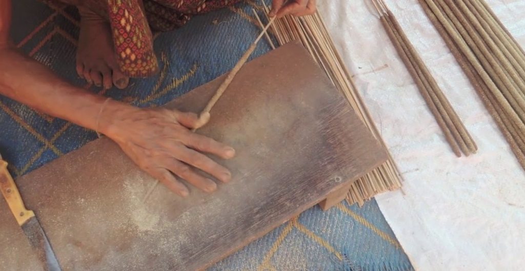 incense rolling